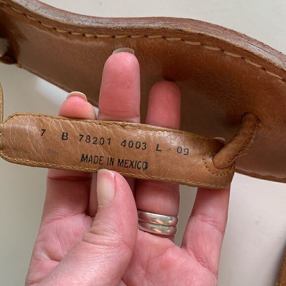 Frye thong sandals with metal studded straps ankle straps size 7 - Picture 7 of 7